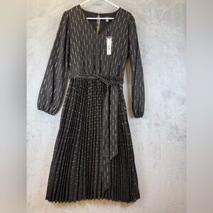 Tahari Dress Size 8 Black Midi Dress with Gold Midi Pleated New